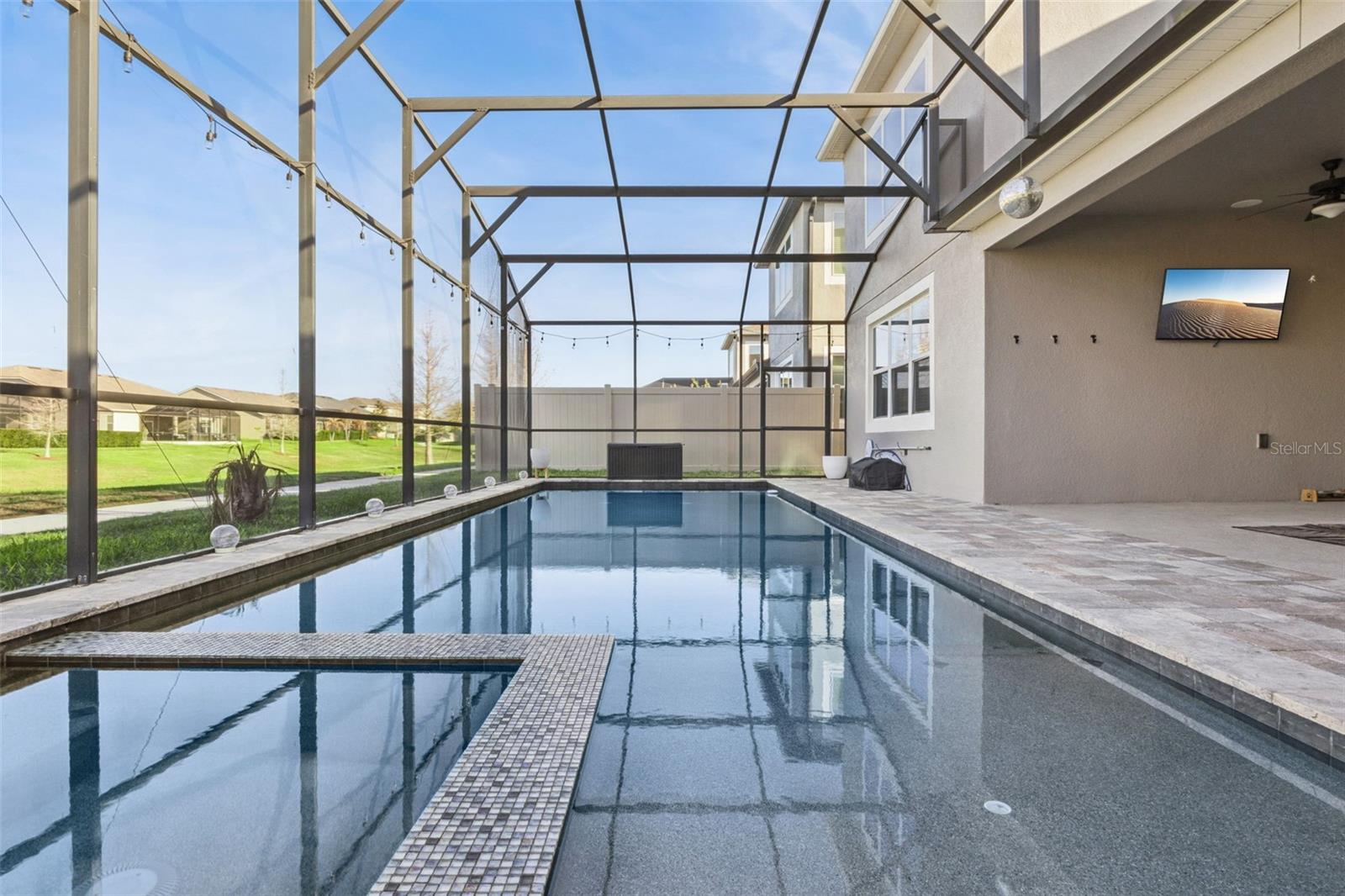 OXFORD CHASE - Residential