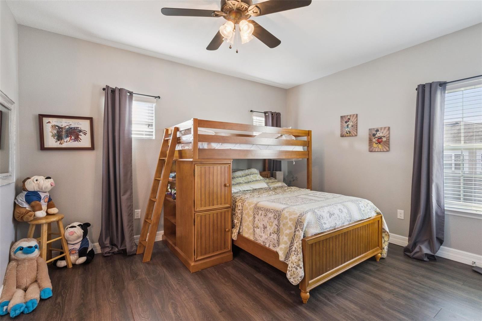 OXFORD CHASE - Residential