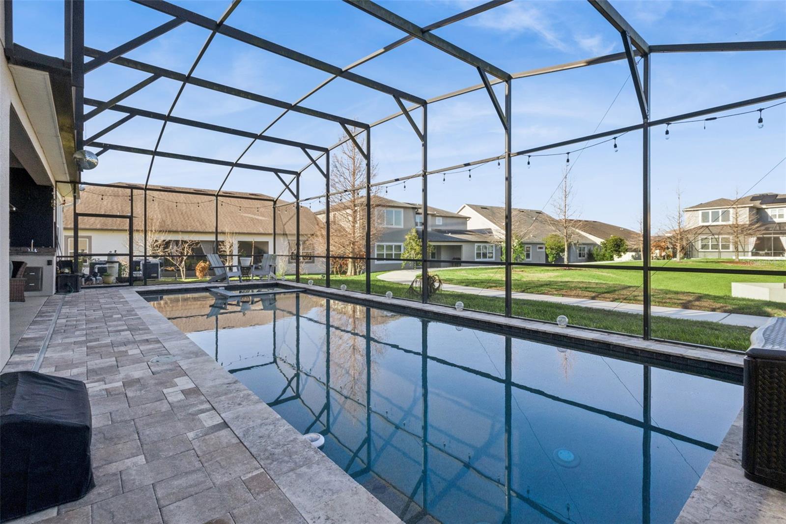 OXFORD CHASE - Residential