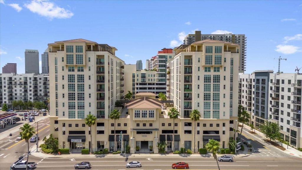 Photo of 1238 E Kennedy Boulevard #802, Tampa, FL 33602 (MLS # O6385821)