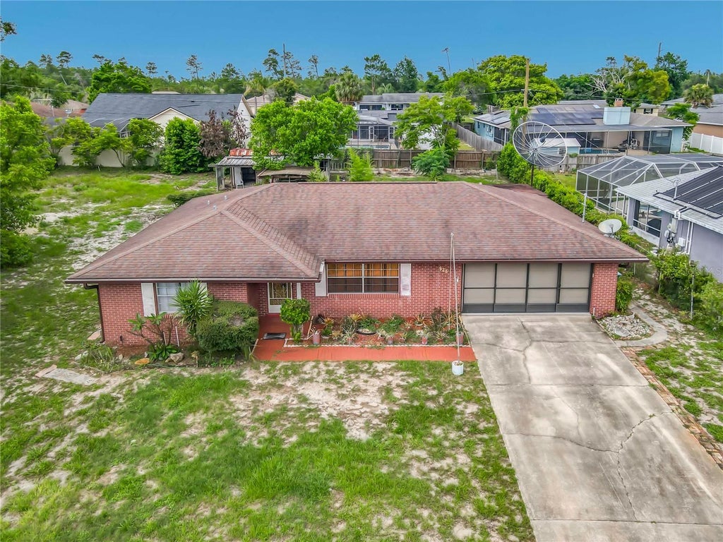 Photo of 926 Vicksburg Street, Deltona, FL 32725 (MLS # V4949926)