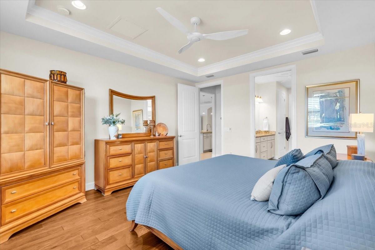 ISLANDWALK AT THE WEST VILLAGE - Residential