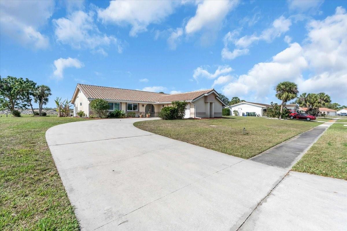 NORTH PORT CHARLOTTE COUNTRY CLUB - Residential
