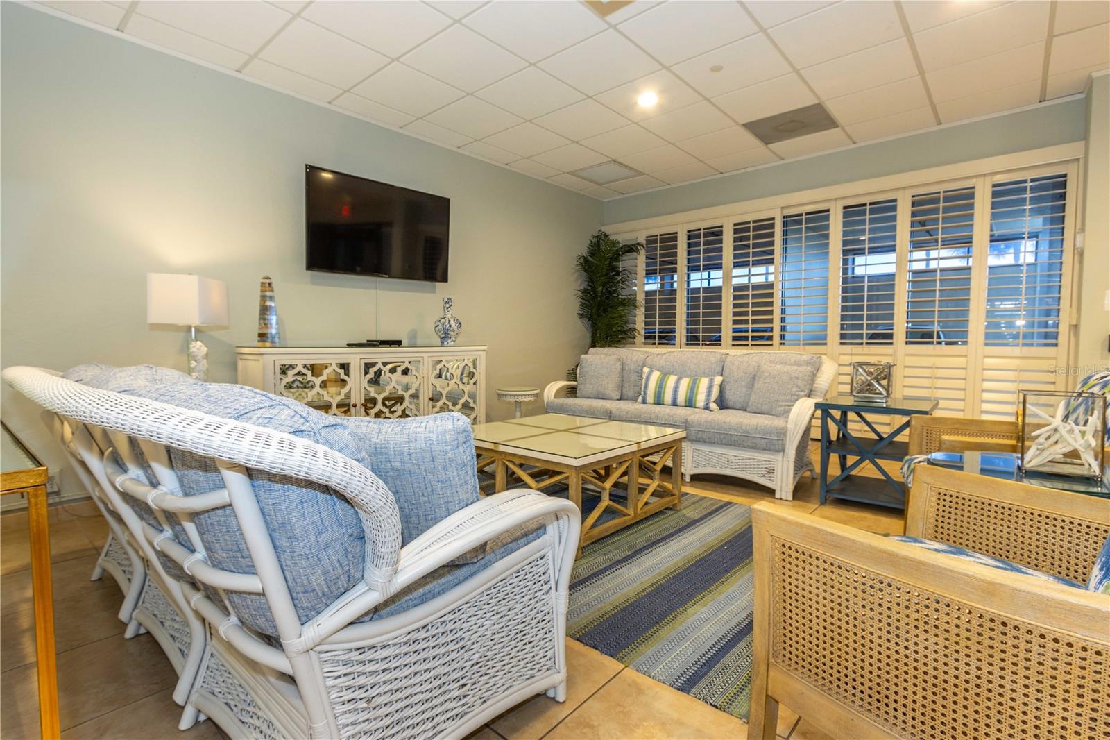 LANDMARK TOWERS 2 - Residential Lease