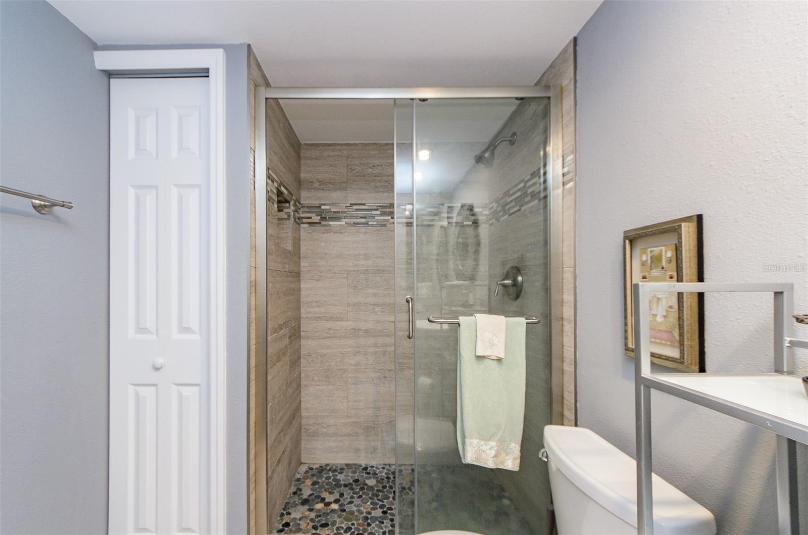 LANDMARK TOWERS 2 - Residential Lease