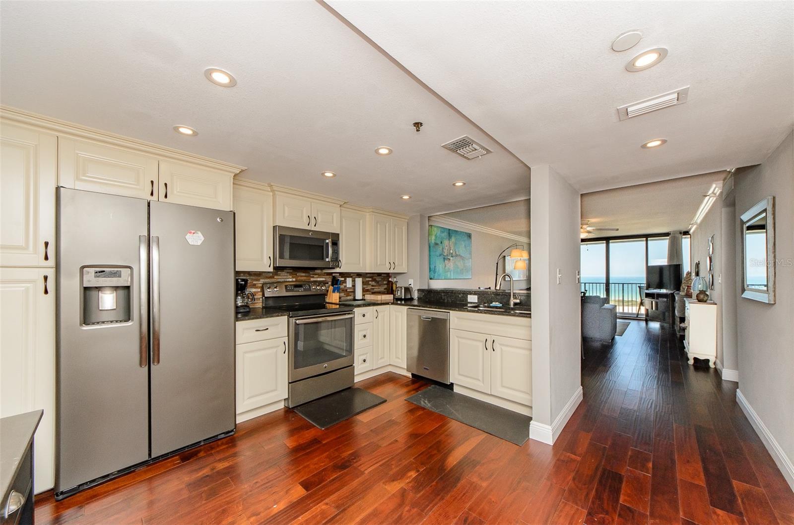 LANDMARK TOWERS 2 - Residential Lease