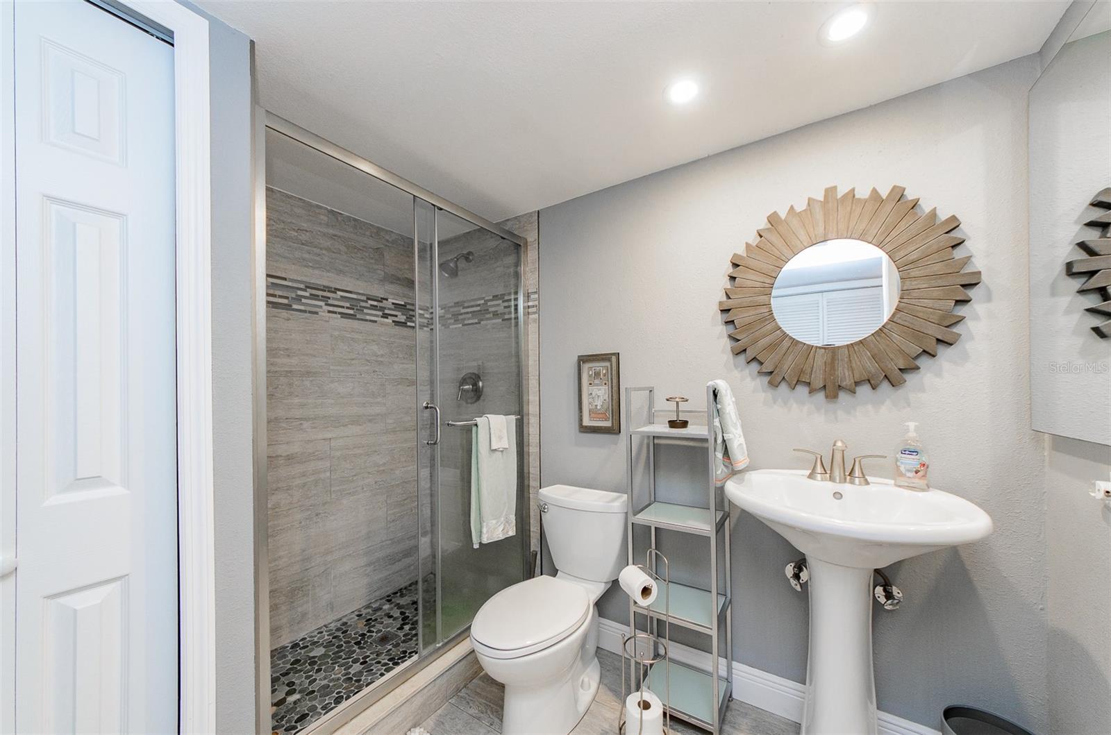 LANDMARK TOWERS 2 - Residential Lease