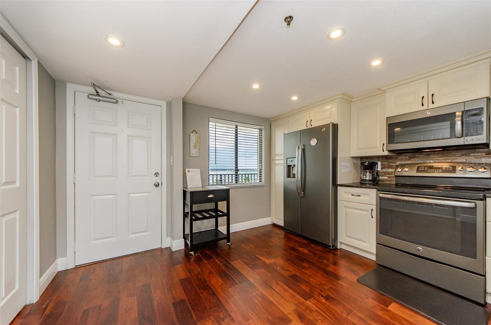 LANDMARK TOWERS 2 - Residential Lease