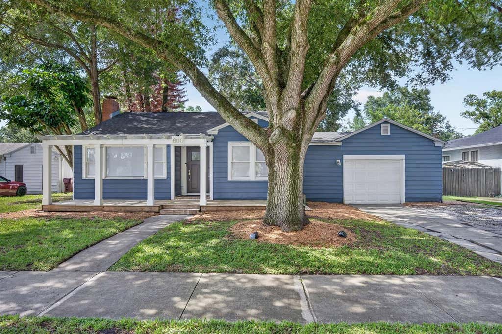 Photo of 800 W Smith Street, Orlando, FL 32804 (MLS # O6432528)
