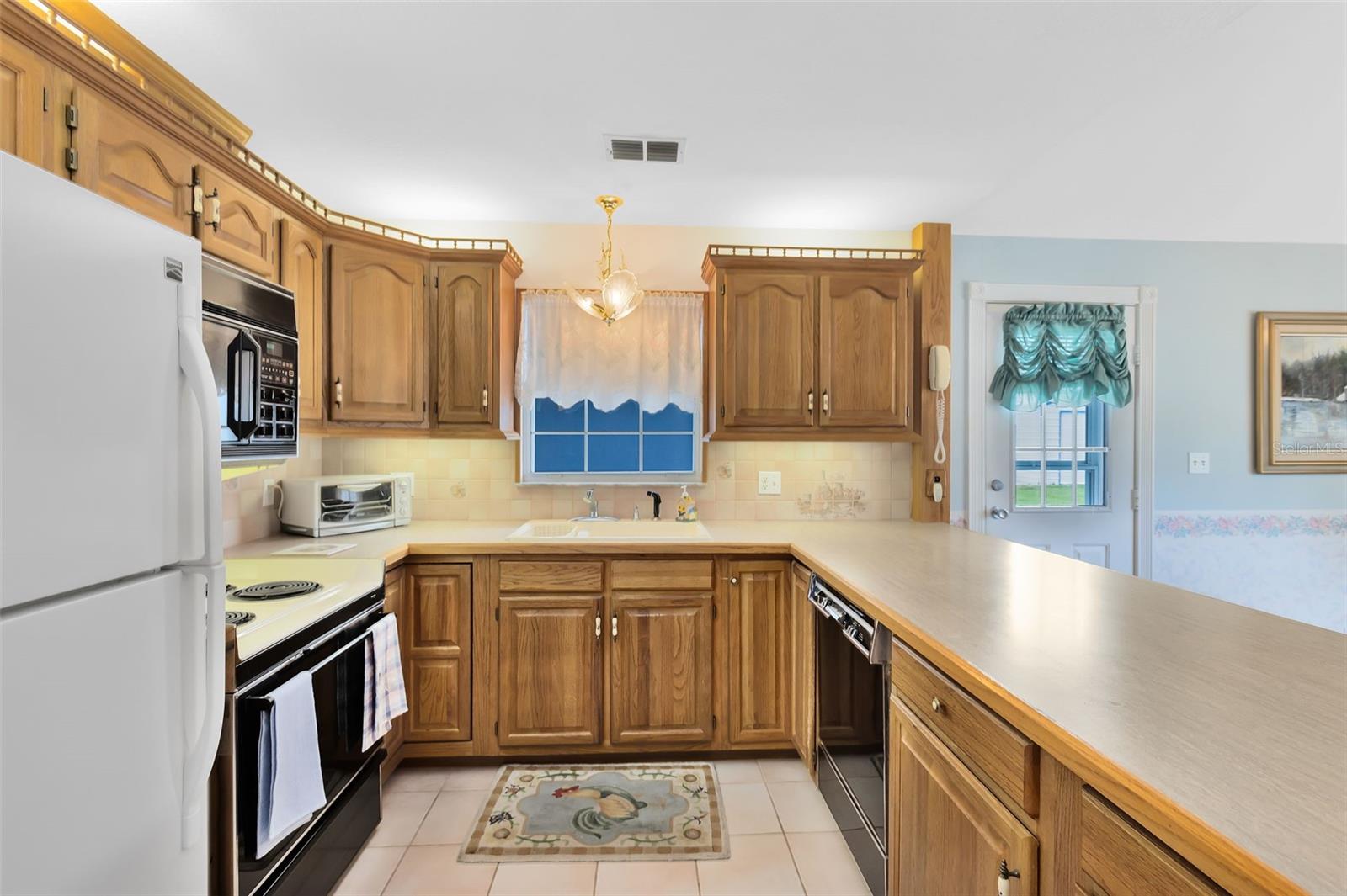 LAKE MARIAN SHORES - Residential