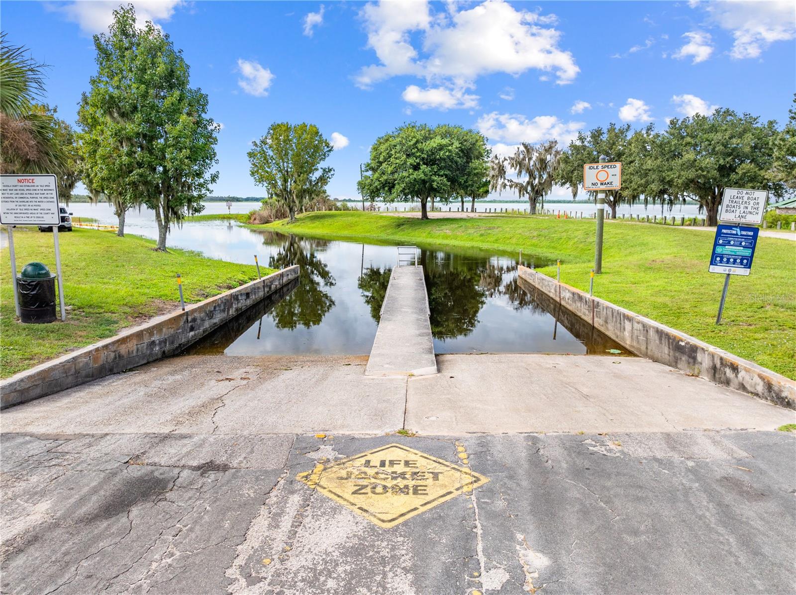 LAKE MARIAN SHORES - Residential