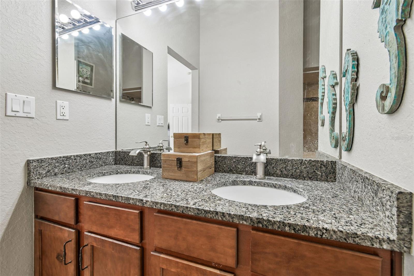 LAKES AT HERON COVE CONDO PH 07 - Residential