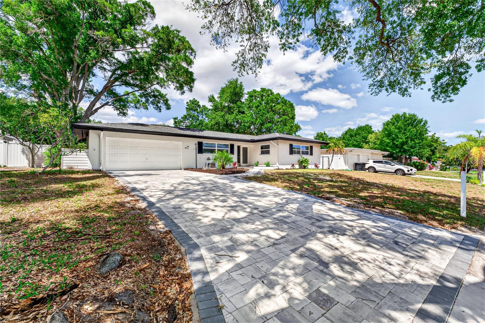 2141 INDIAN AVENUE S