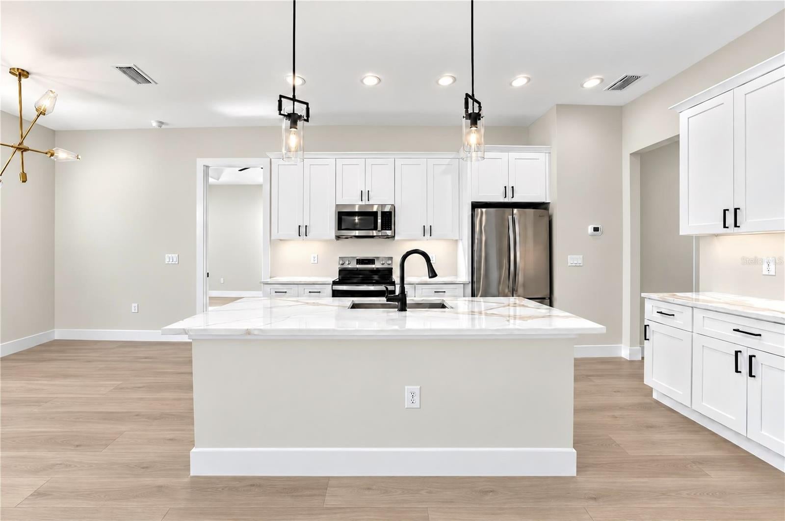 Search Properties for Sale 4 4004 CARVER STREET