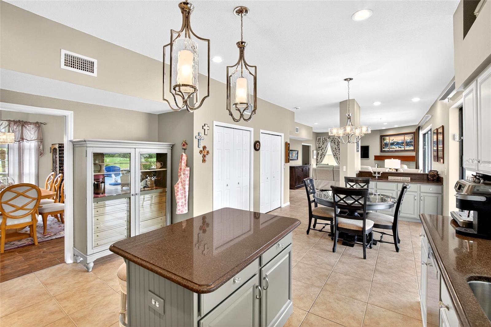 CLUBHOUSE ESTATES AT SUMMERFIE - Residential