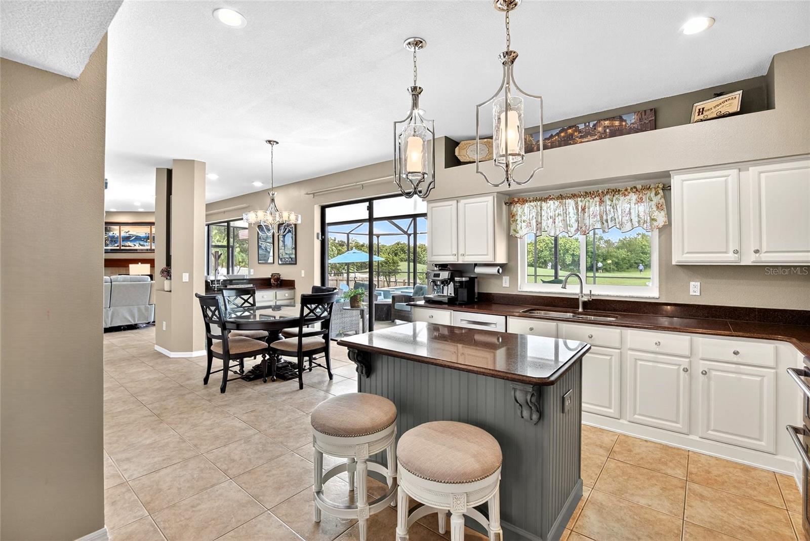 CLUBHOUSE ESTATES AT SUMMERFIE - Residential