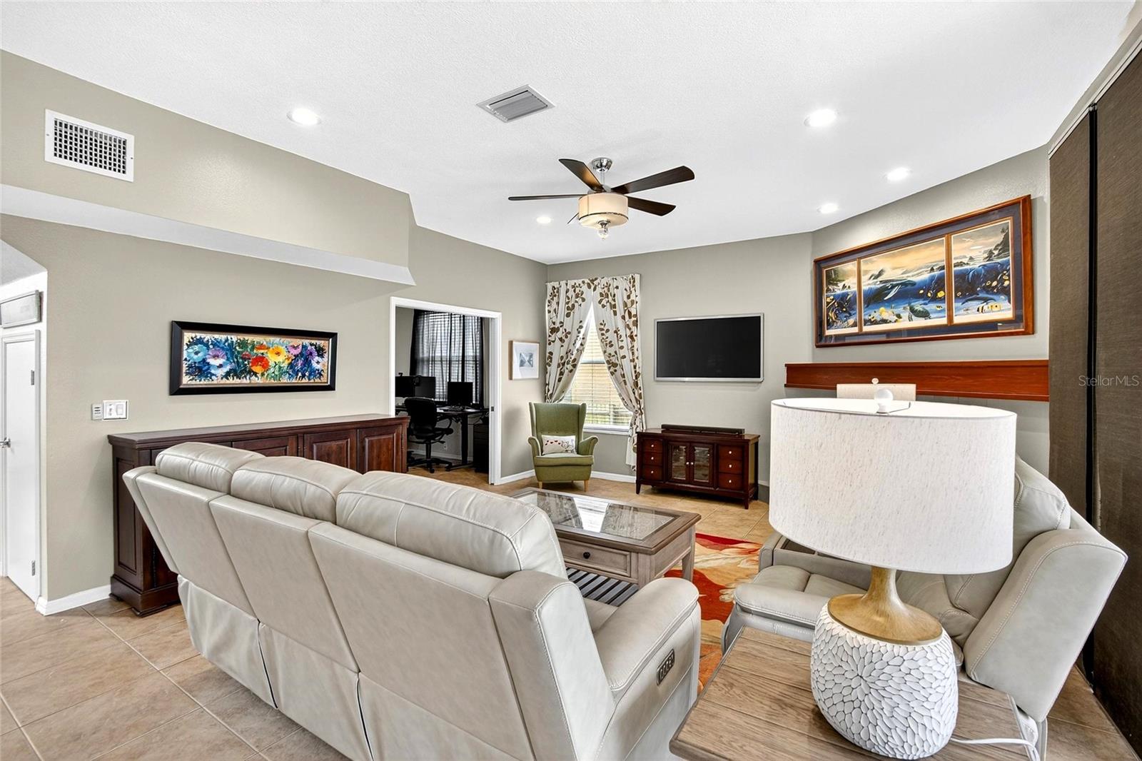 CLUBHOUSE ESTATES AT SUMMERFIE - Residential