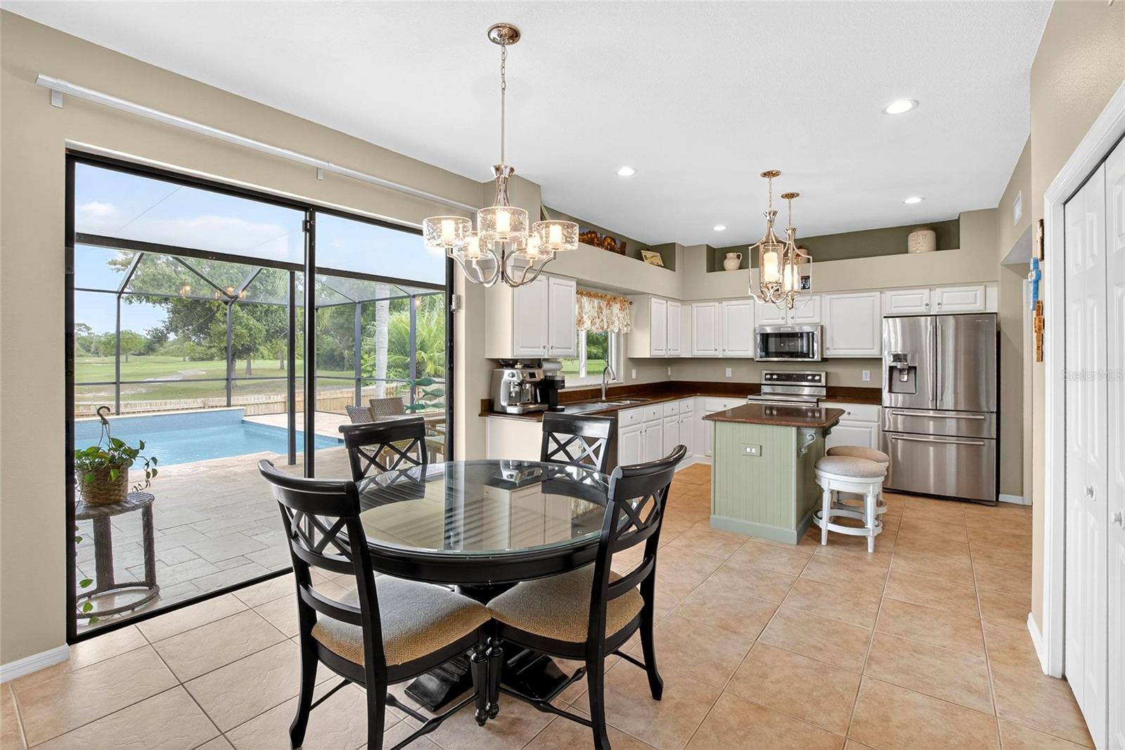 CLUBHOUSE ESTATES AT SUMMERFIE - Residential