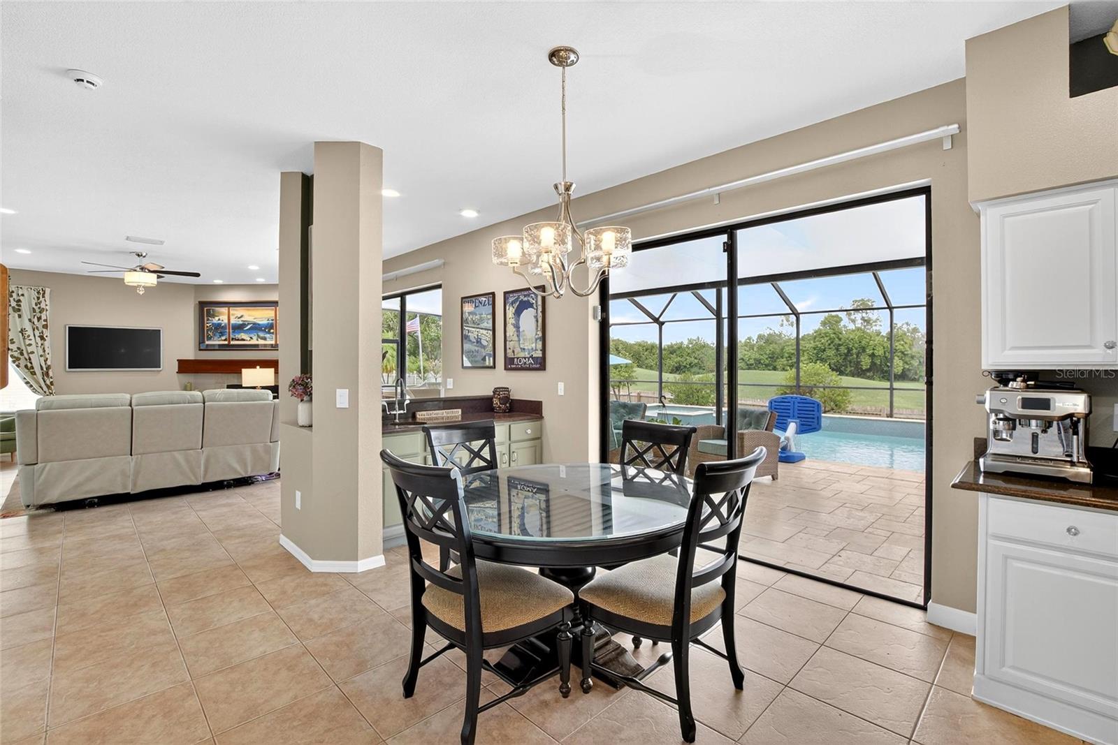CLUBHOUSE ESTATES AT SUMMERFIE - Residential