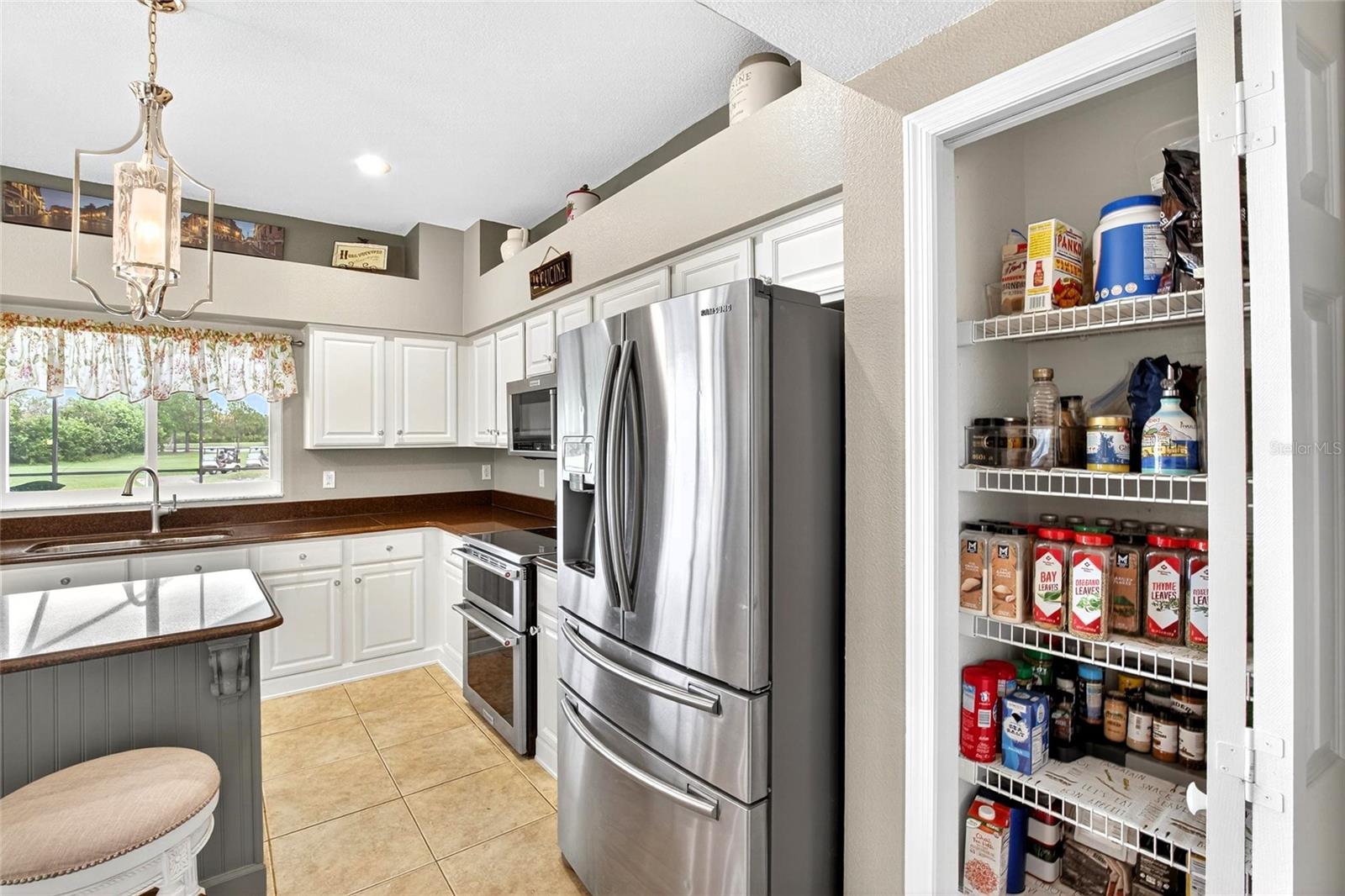 CLUBHOUSE ESTATES AT SUMMERFIE - Residential
