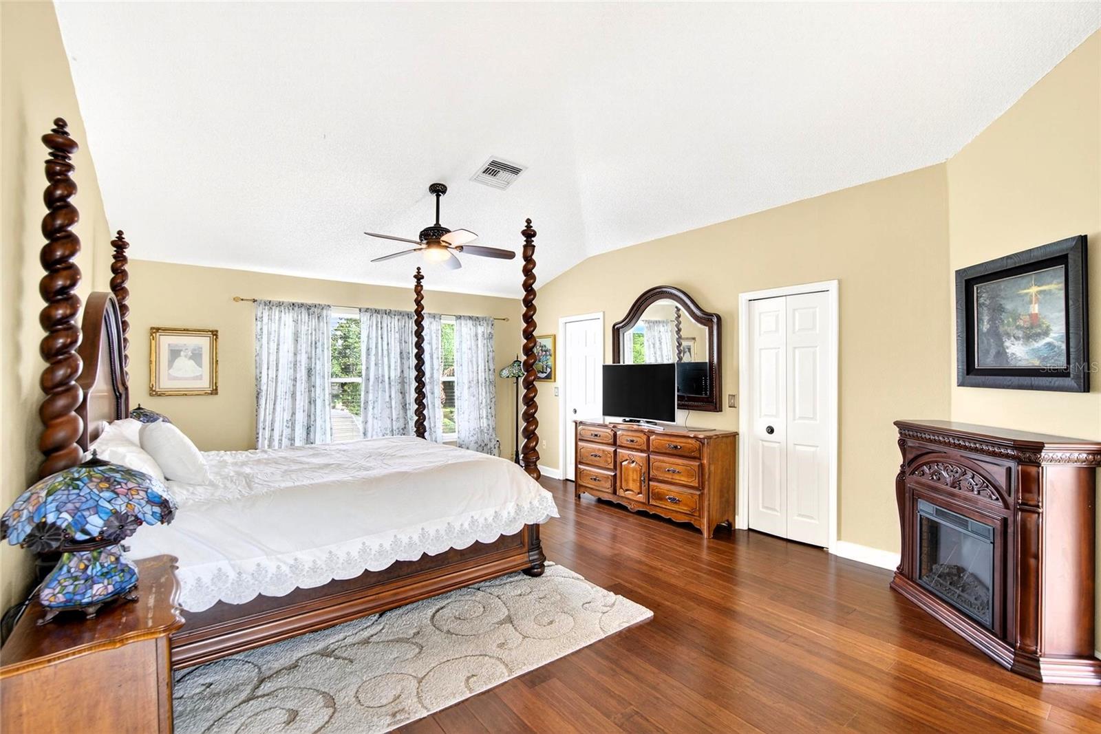 CLUBHOUSE ESTATES AT SUMMERFIE - Residential