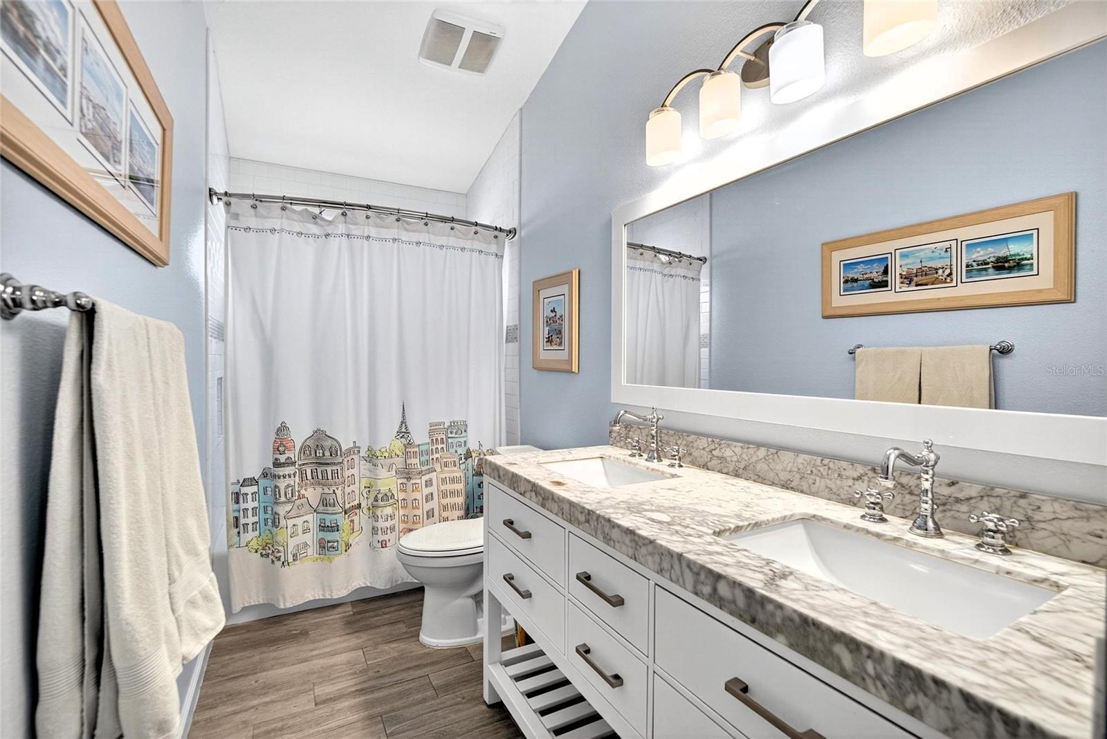 CLUBHOUSE ESTATES AT SUMMERFIE - Residential