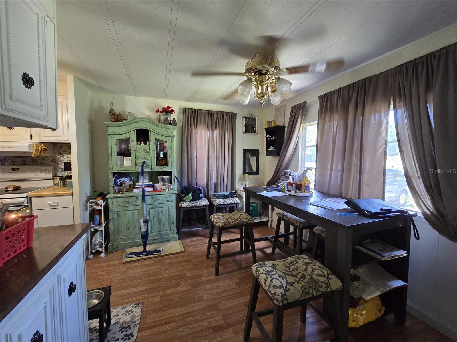 4131 WOODLAND CIRCLE