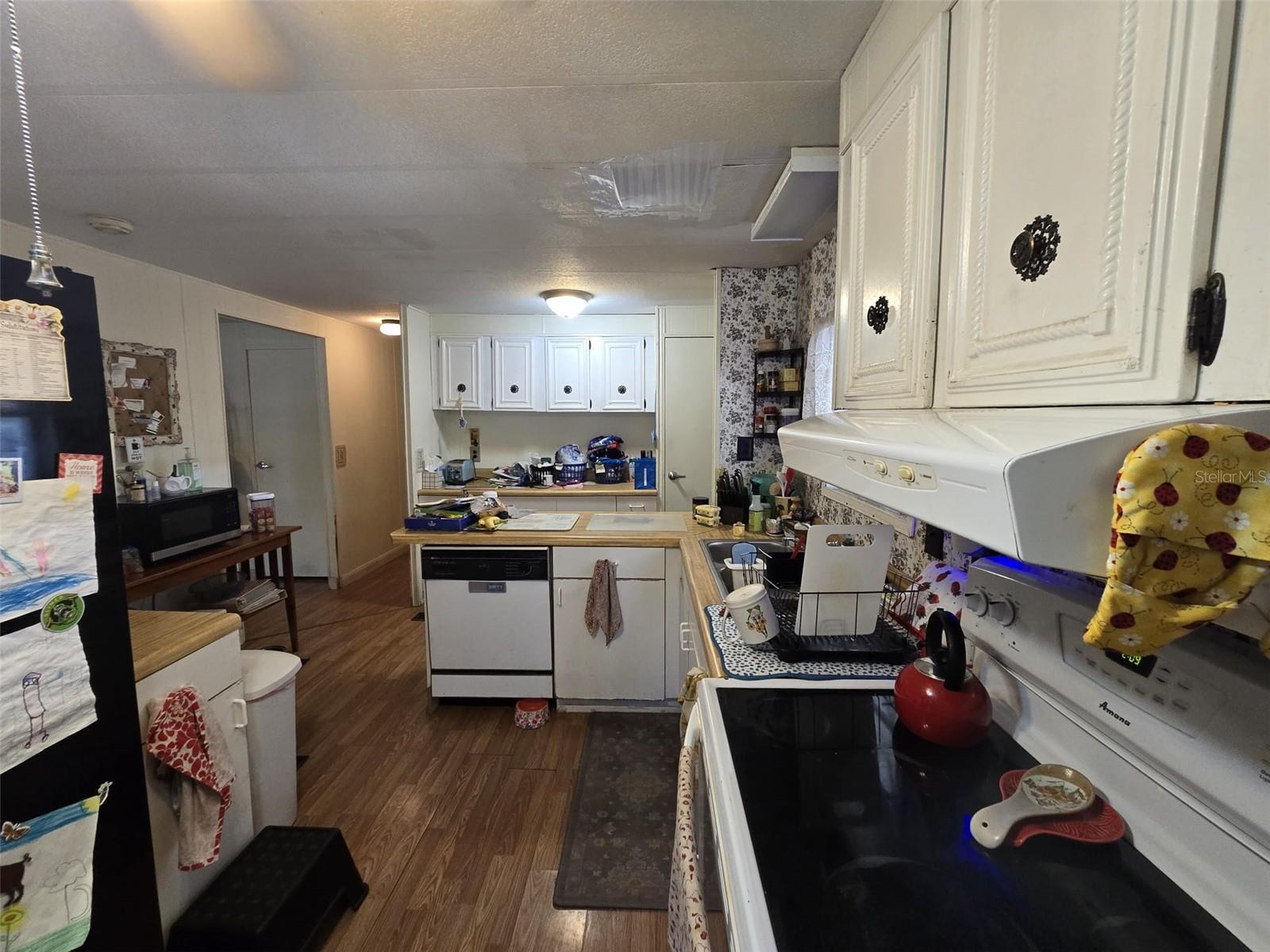 4131 WOODLAND CIRCLE