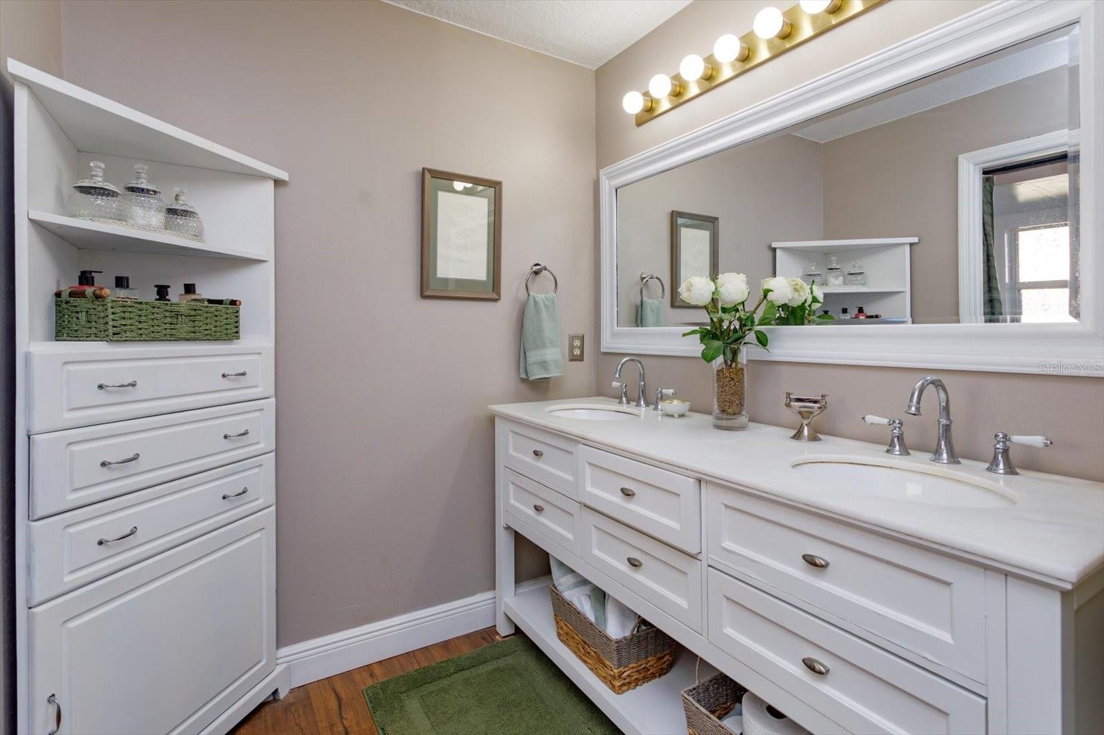 SILVER WOODS PH 01 - Residential