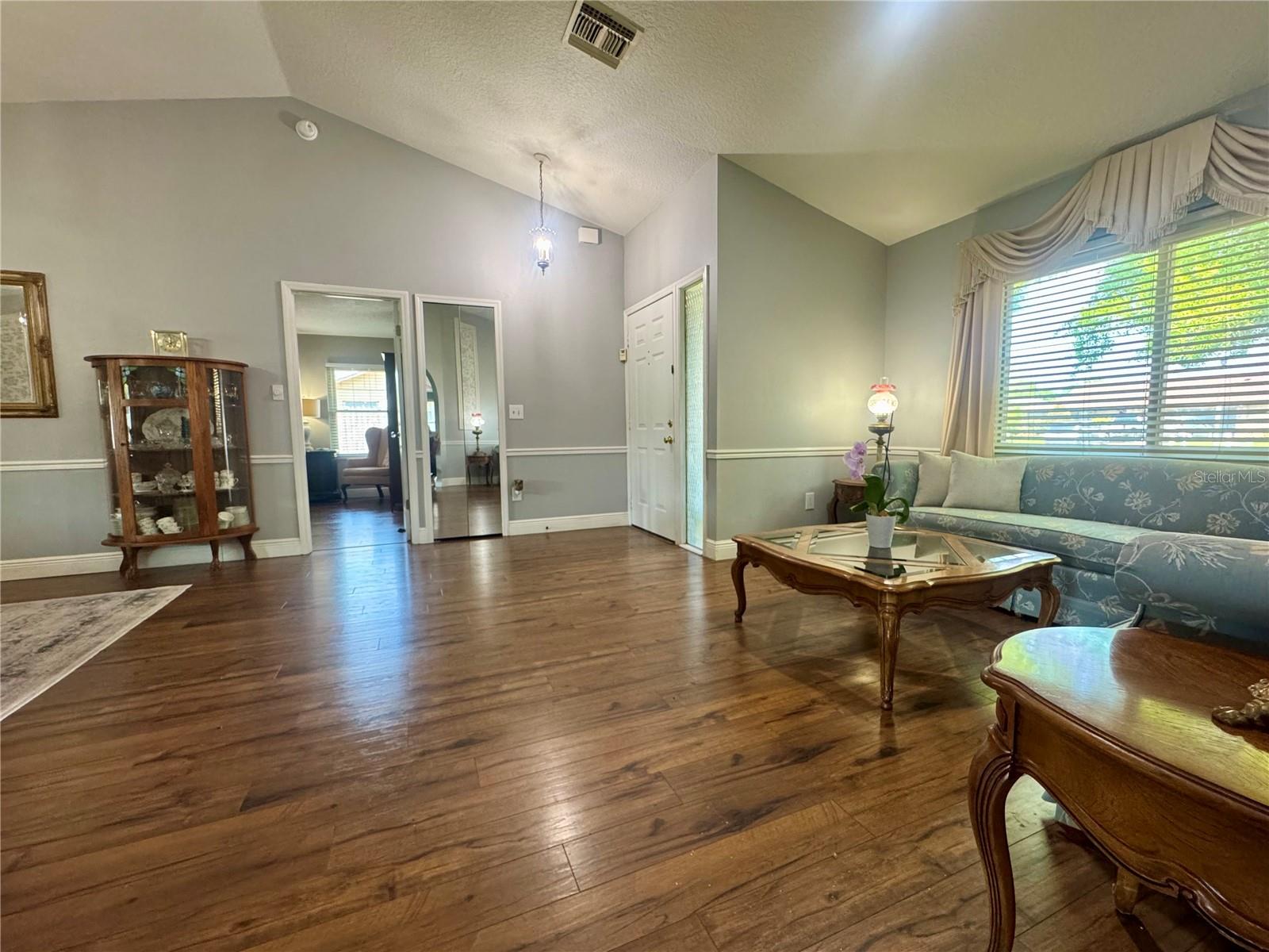 SILVER WOODS PH 01 - Residential