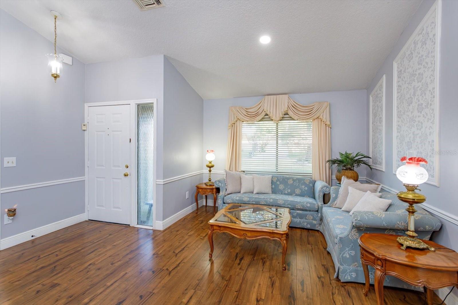 SILVER WOODS PH 01 - Residential