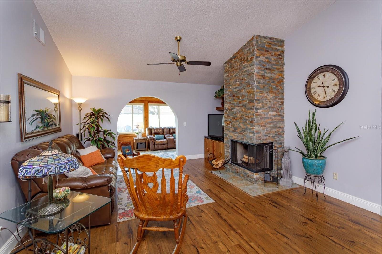 SILVER WOODS PH 01 - Residential