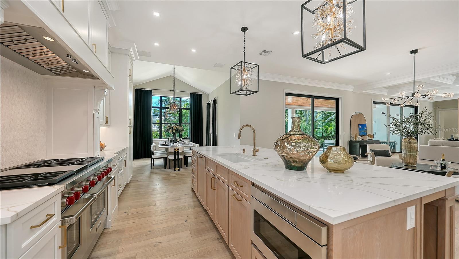 SIESTA BEACH - Residential