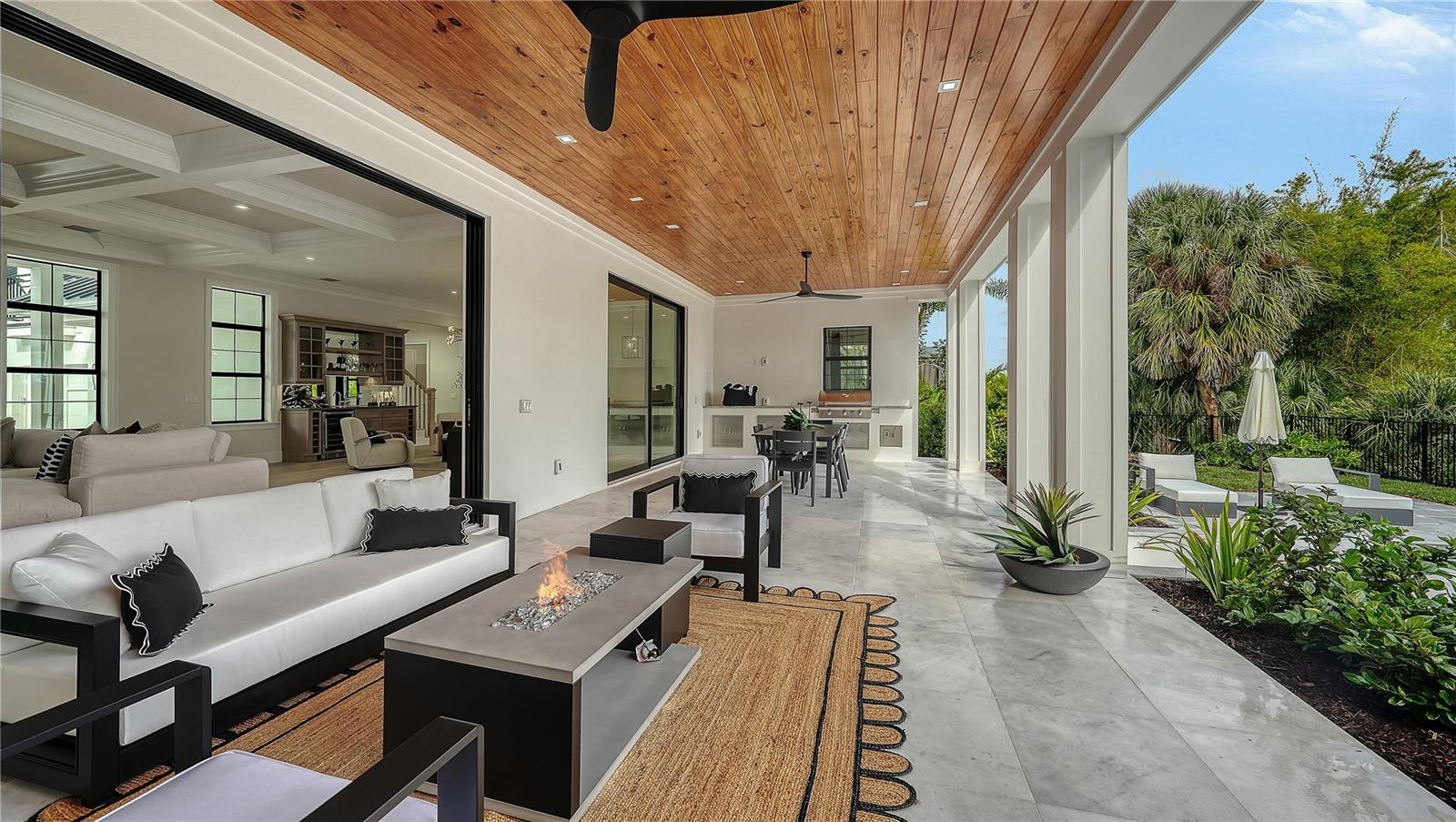 SIESTA BEACH - Residential