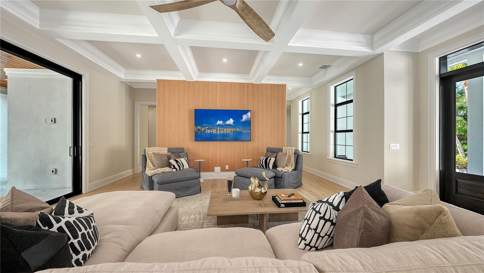 SIESTA BEACH - Residential