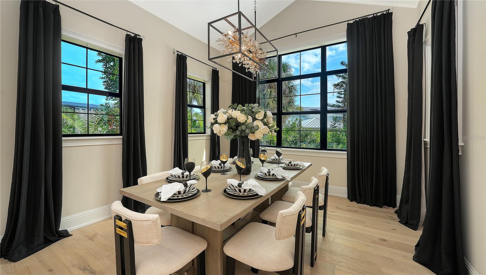 SIESTA BEACH - Residential