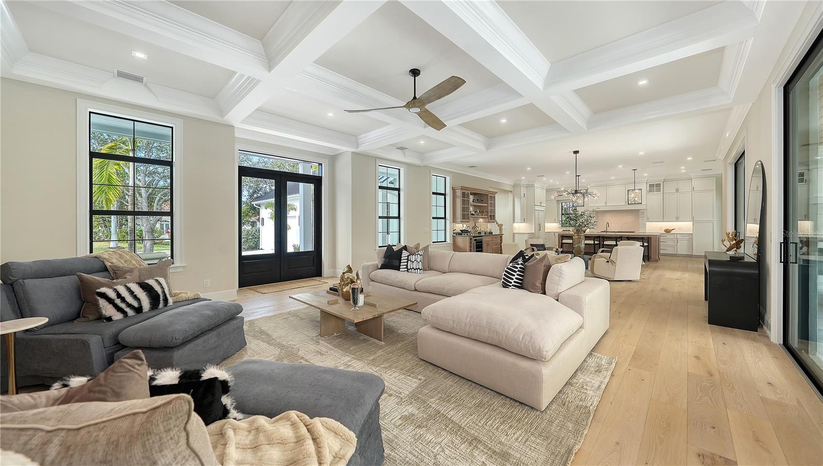 SIESTA BEACH - Residential