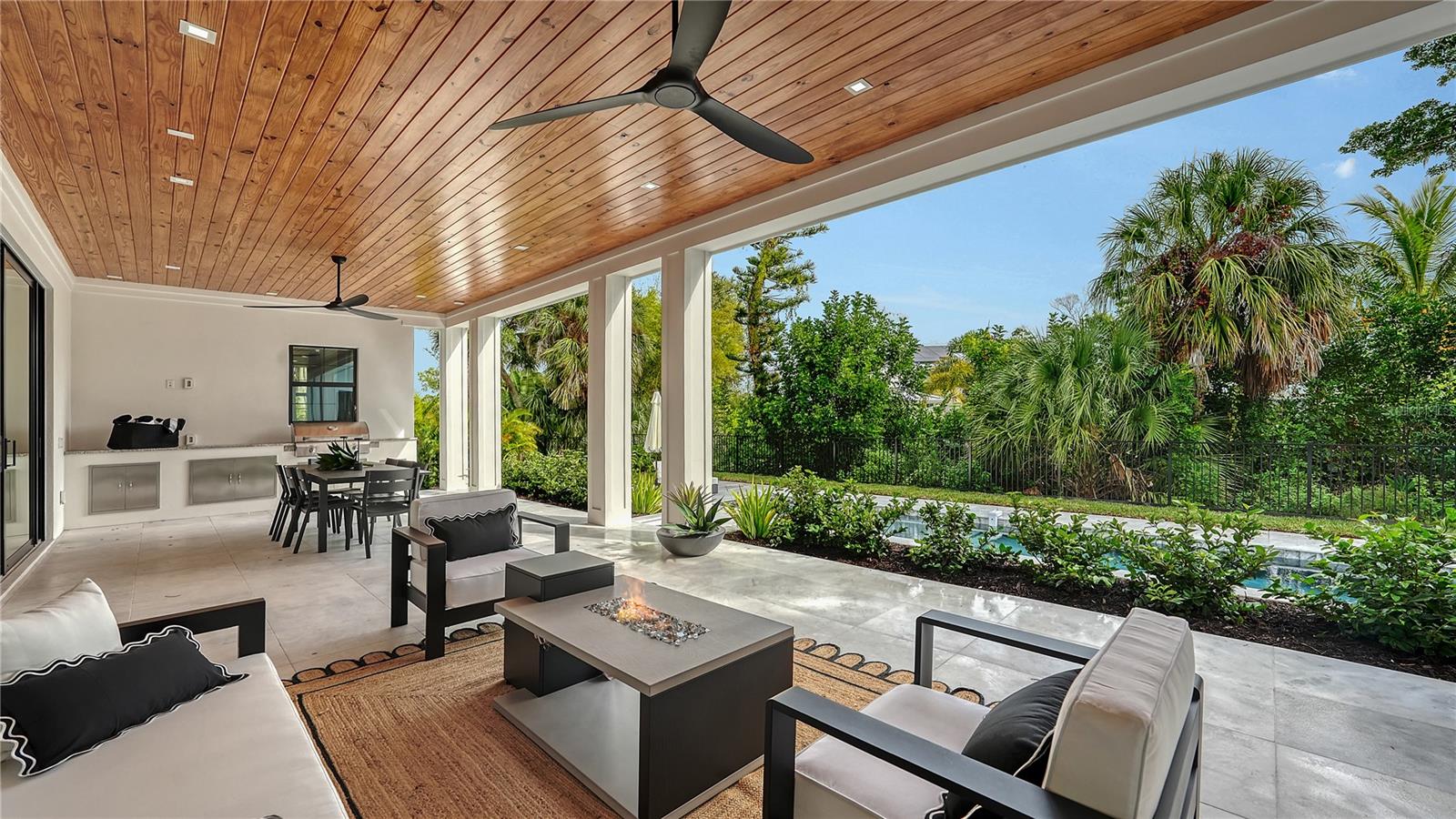 SIESTA BEACH - Residential