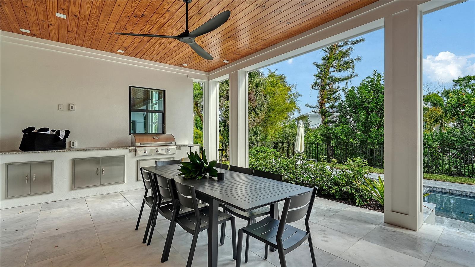 SIESTA BEACH - Residential