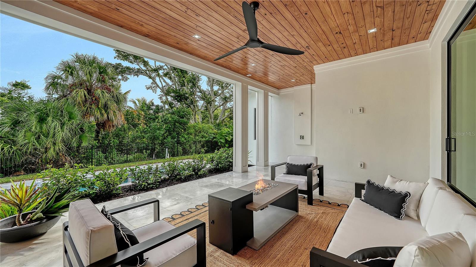 SIESTA BEACH - Residential