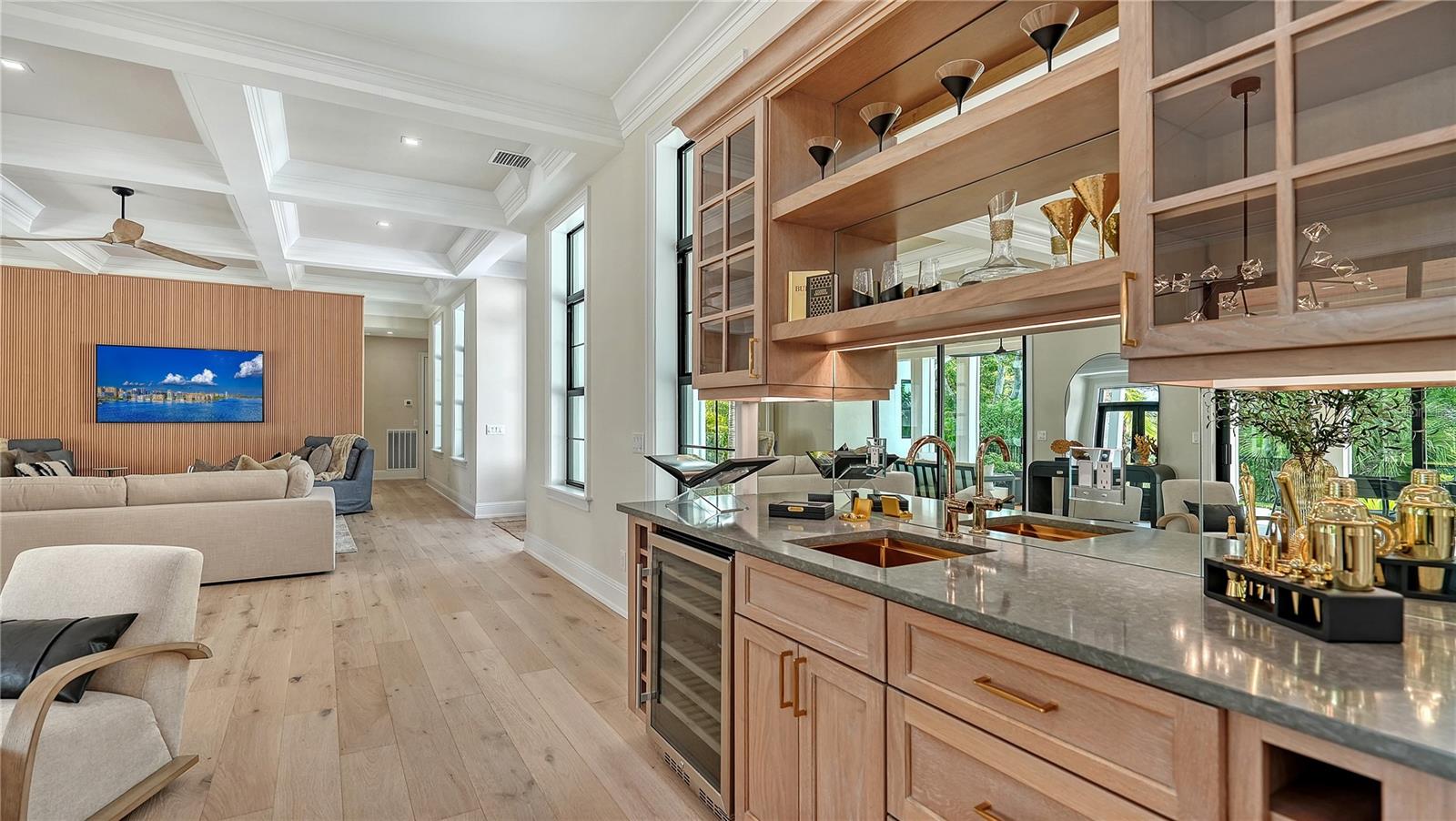 SIESTA BEACH - Residential