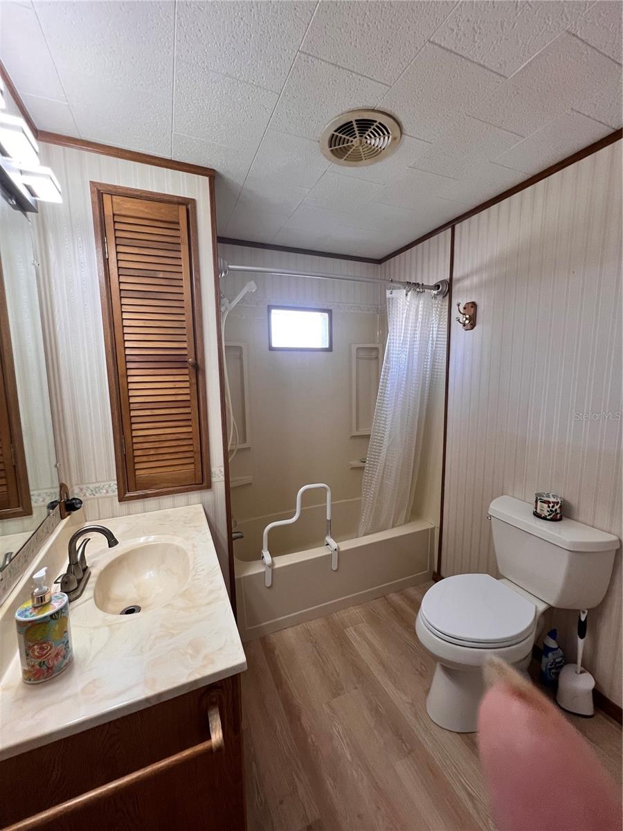 HARBOR LIGHTS MHP CO-OP - Residential