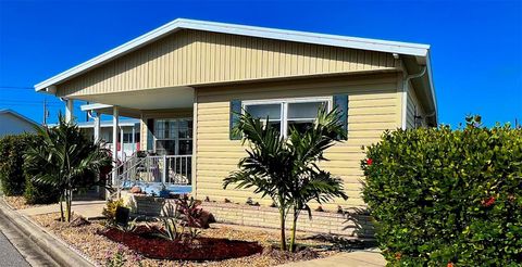 Photo of 112 Park Terrace, Venice, FL 34285 (MLS # A4650302)