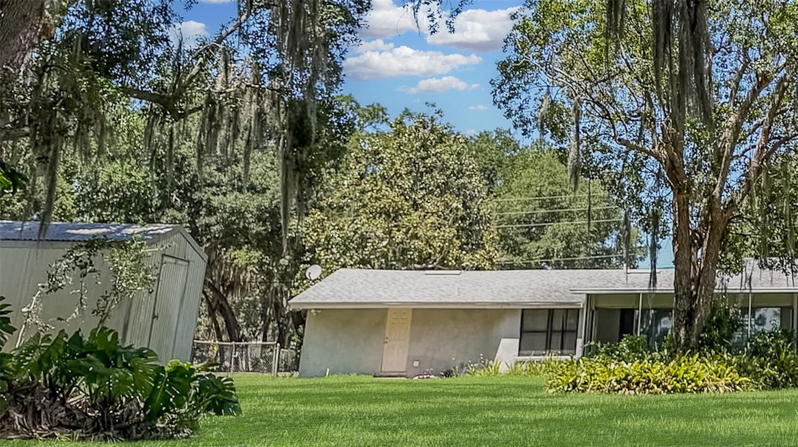 ROCHELLE GARDENS - Residential Lease