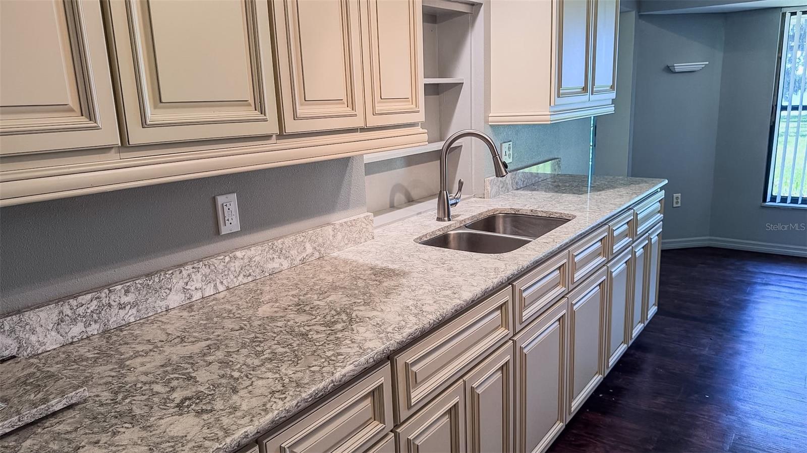 ROCHELLE GARDENS - Residential Lease