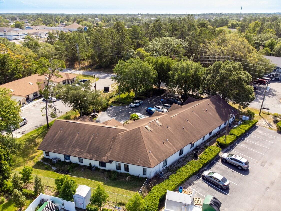 SPRING HILL - Commercial Sale