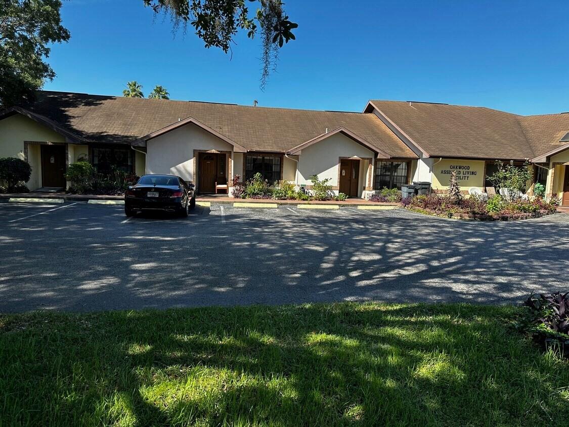 SPRING HILL - Commercial Sale