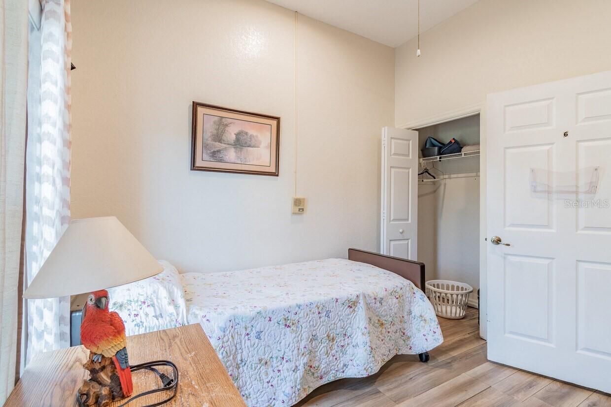 SPRING HILL - Commercial Sale