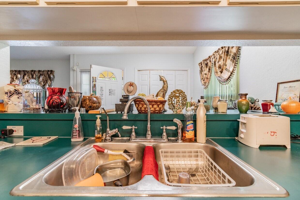 SPRING HILL - Commercial Sale