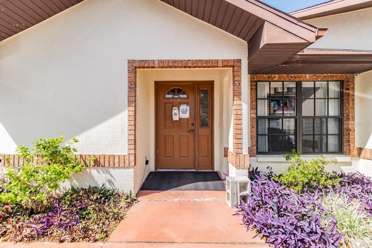 SPRING HILL - Commercial Sale